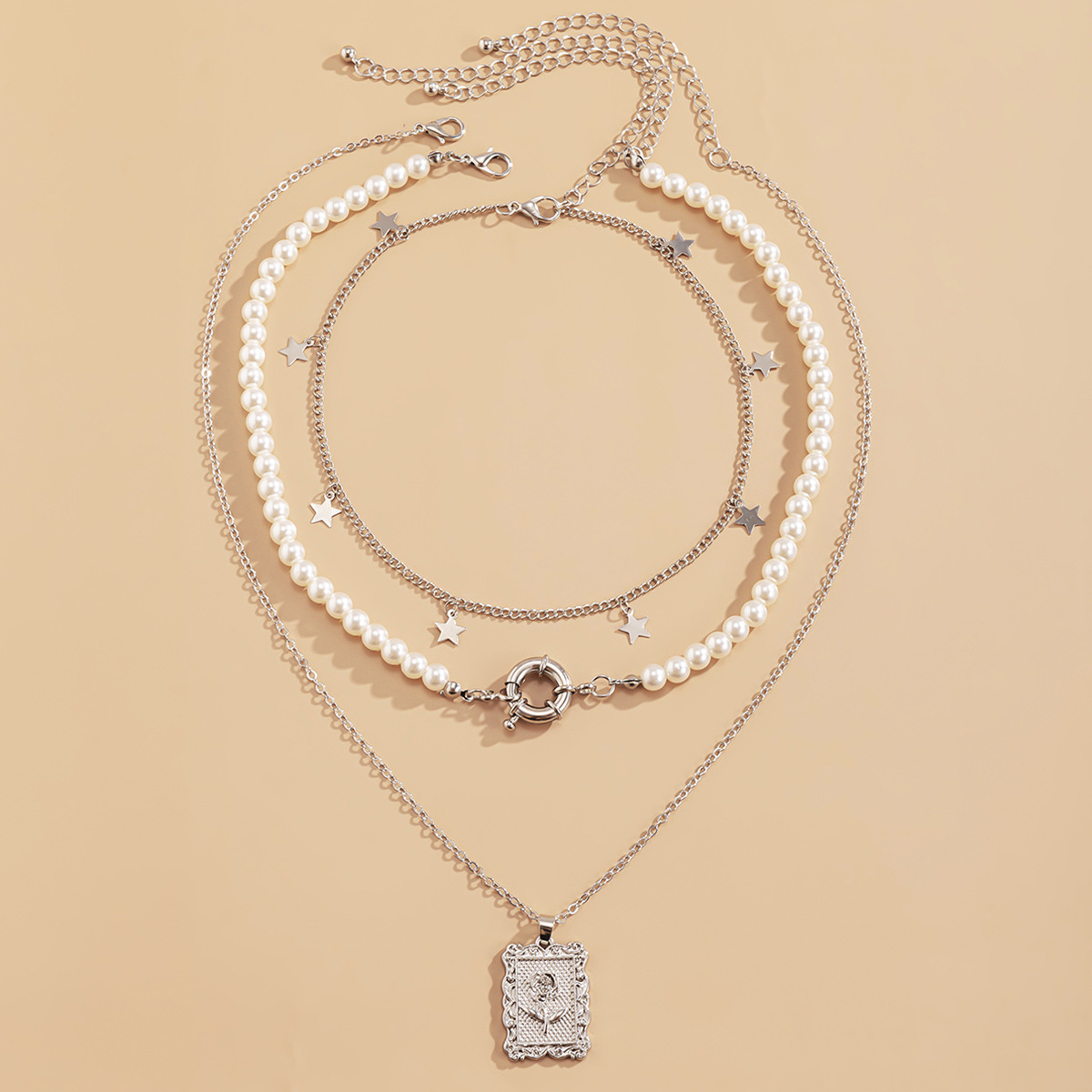 Collier avec pendentif en forme d'étoile en perles et perles artificielles de style métal_voghion.com