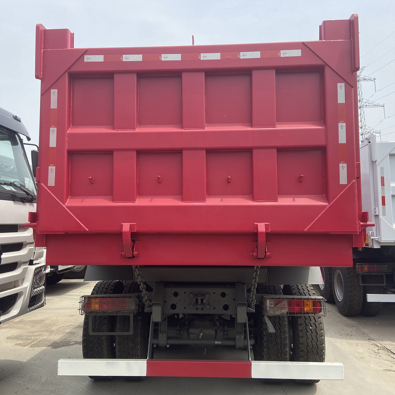 Hoofer Dump Truck with Eight Rear Wheels for Sale, Double-Axle Dump Truck, 380 Horsepower Dock Rear Dump Truck