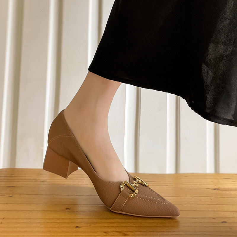 Entdecken Sie eine Generation spitzer modischer Schuhe mit hohen Absätzen im Herbst 2022, neue koreanische Version, flacher Mund, niedrige Spitze, mittlerer Absatz, einzelne Schuhe für Damen_voghion.com