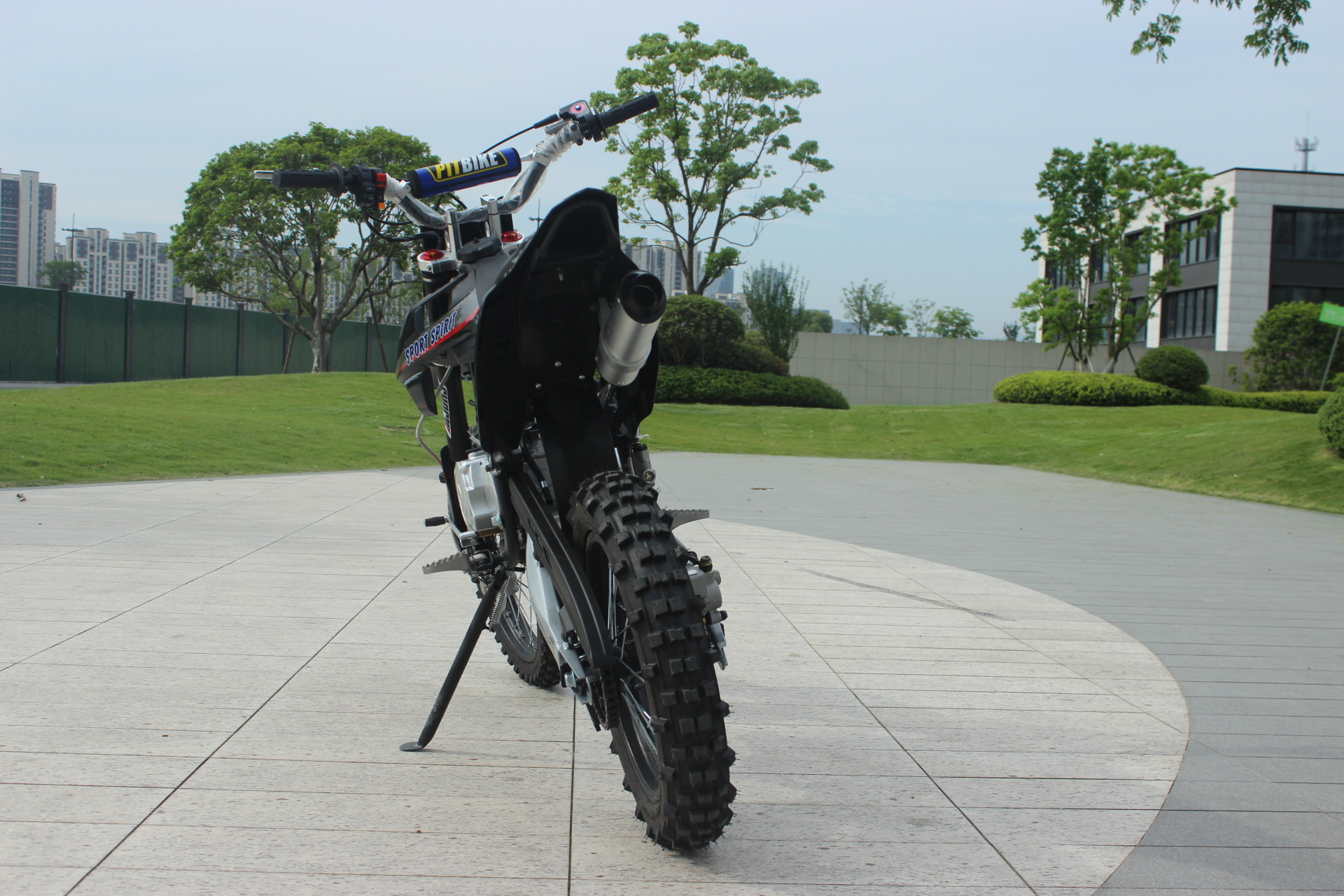 Brand New Off-Road Motorcycle, Mountain Dirt Bike with Reinforced Frame, Professional Motorcycle, 125Cc All-Terrain Motorcycle