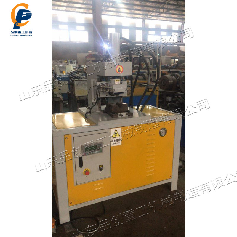 液压钢结构防盗网冲角机 不锈钢自动切角设备 钢管五金件折角工具