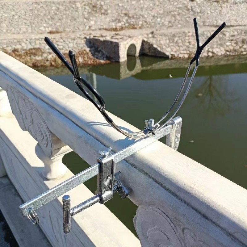 Dual -use bridge fishing bracket