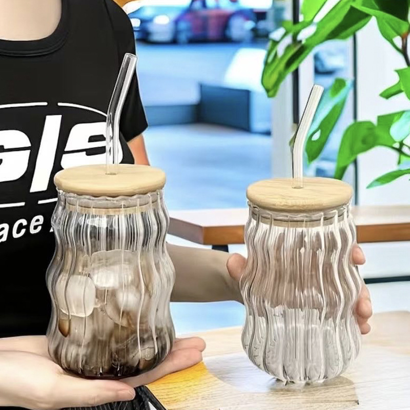 Taza de nube Taza de vidrio de café con pajita Taza de jugo de borosilicato Taza de rayas Taza de bebida fría regordeta Taza de té con leche