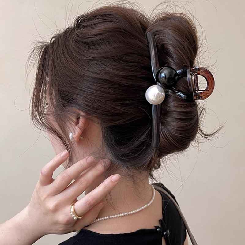 No. 98 black and white beads cross