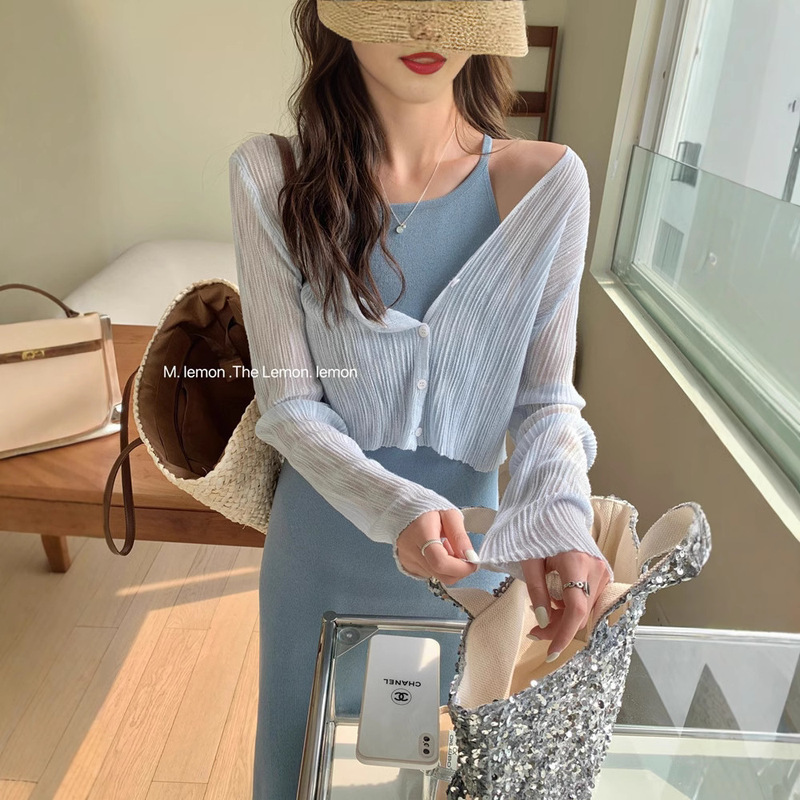 Knitted short sunscreen cardigan women's 2025 summer and autumn new fashion shawl v-neck sweater women's thin waistcoat Knitted short sunscreen cardigan women's 2025 summer and autumn new fashion shawl v-neck sweater women's thin waistcoat