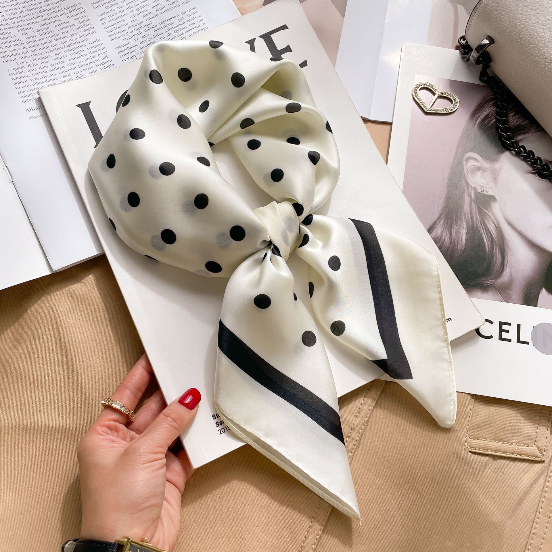 A0133 작은 웨이브 도트 우유 화이트 도트 M 시리즈 화이트