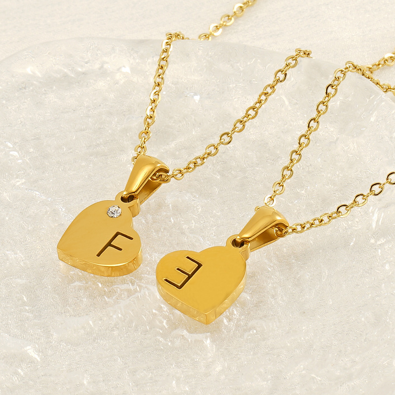 Europa y los Estados Unidos viento acero titanio amor colgante de diamantes 18K letras inglesas hueco collar de clavícula de acero inoxidable mujer