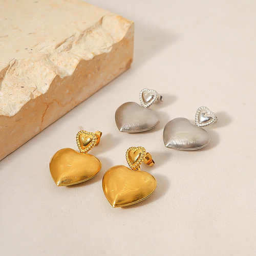 Hollow heart earrings for women, titanium steel, real gold plated, non-fading, European and American fashion, handmade brushed metal love earrings