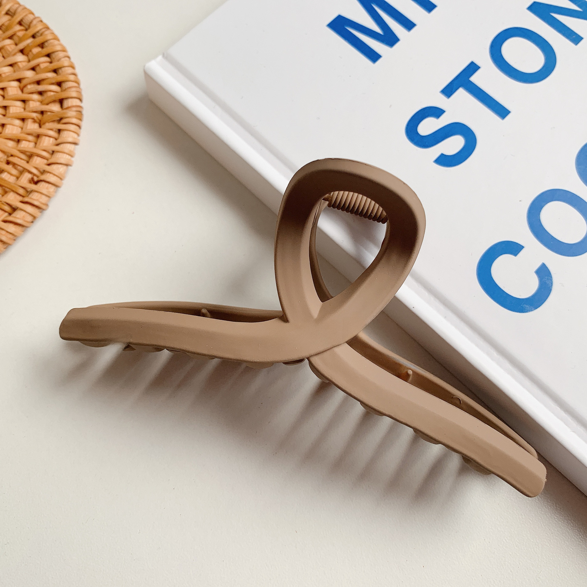 Frosted Large Hairpin Korean Disc Hair Clip Girl's Head Hair Clip Headwear Large Shark Hairpin Wholesale_voghion.com