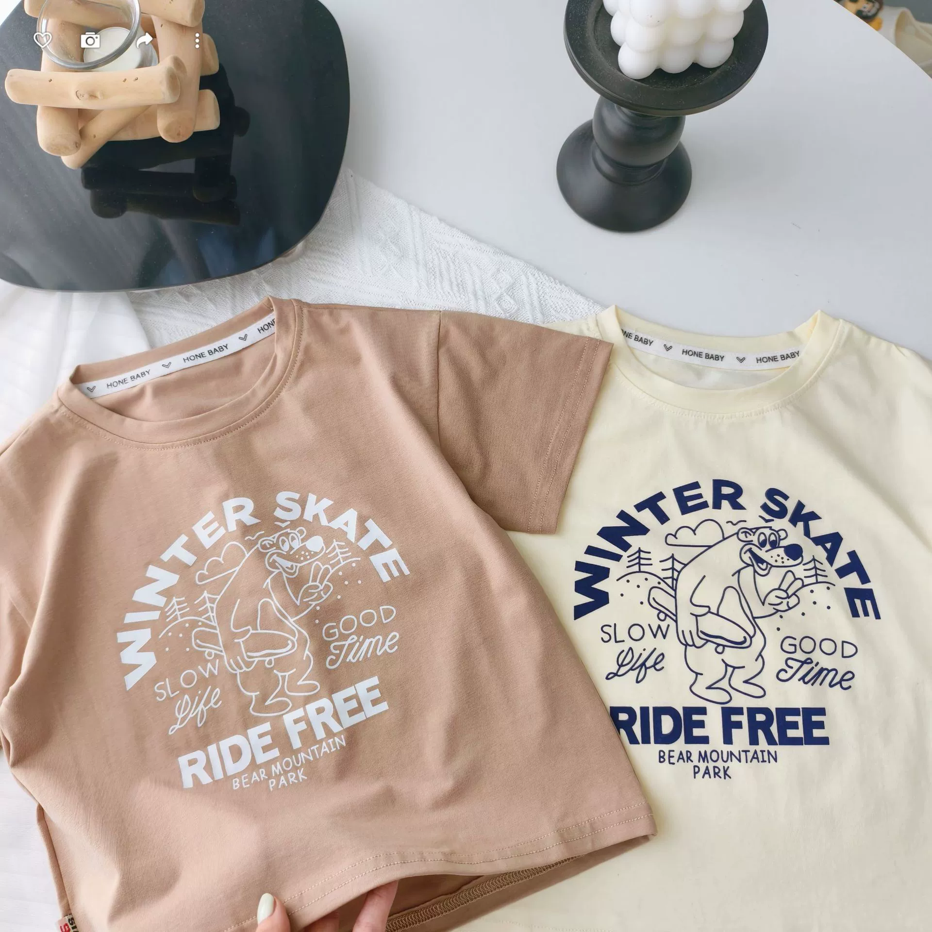 Качественная летняя детская comfortable футболка для отдыха, с маленькими медведями, с коротким рукавом, простой крой