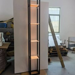 メーカーは発光美容院の化粧品を注文して展示します。