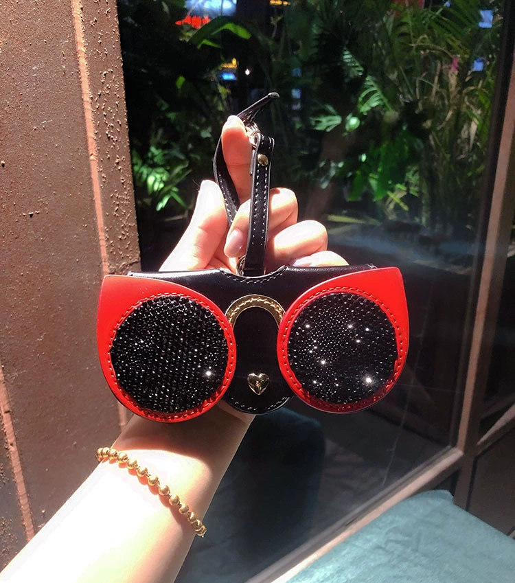 Cute brand glasses, handheld fashionable sunglasses solar-powered, protective case for men and women, bag decoration