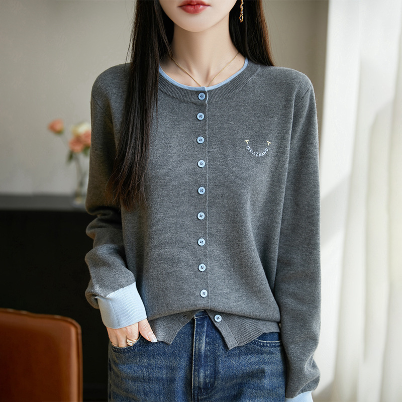 2025 Spring and Summer New Silk Wool Crewneck Knitted Cardigan Color Split Smiley Embroidery Design Sense Fake Two-piece Women