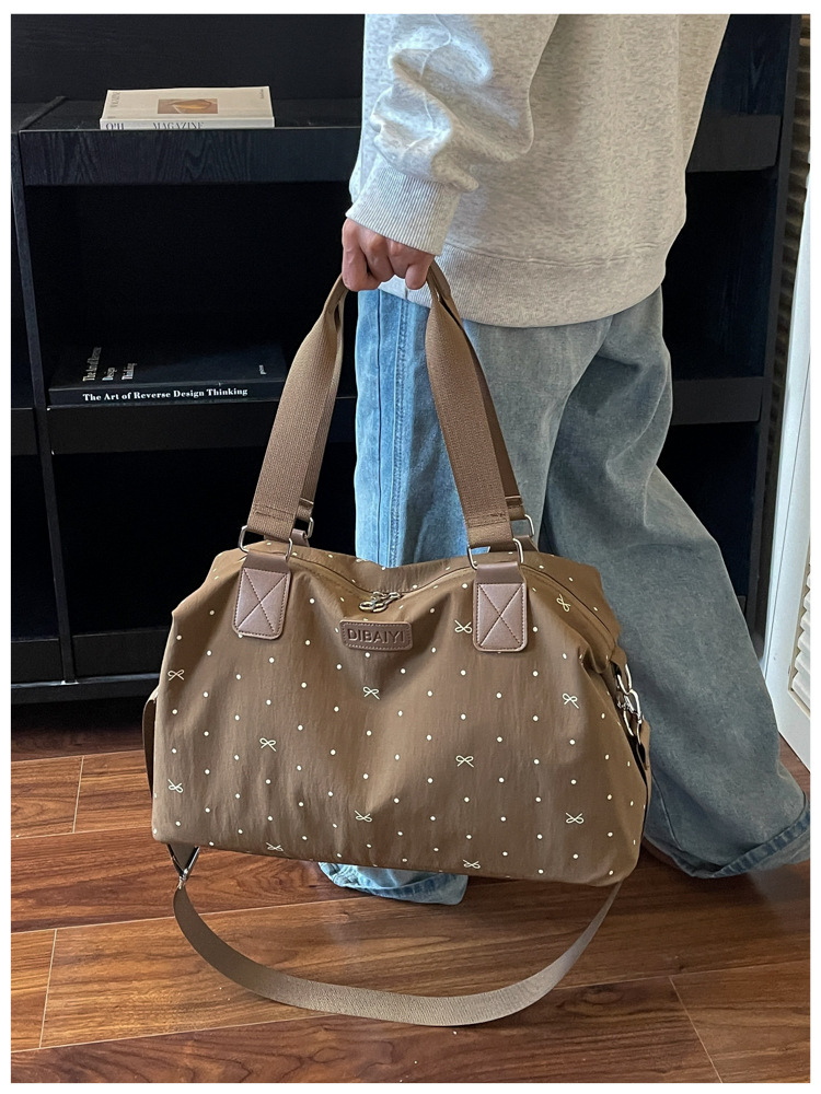 Lightweight large capacity travel bag, portable storage for business trips