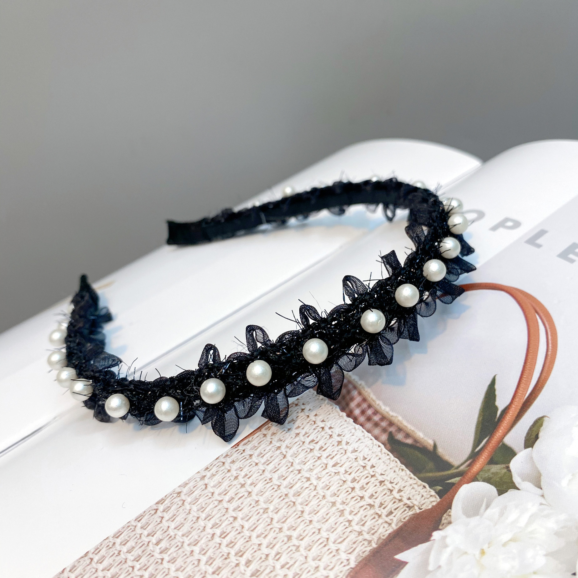 Korean Style Cute Pearl Lace Cat Ears Hair Band display picture 1