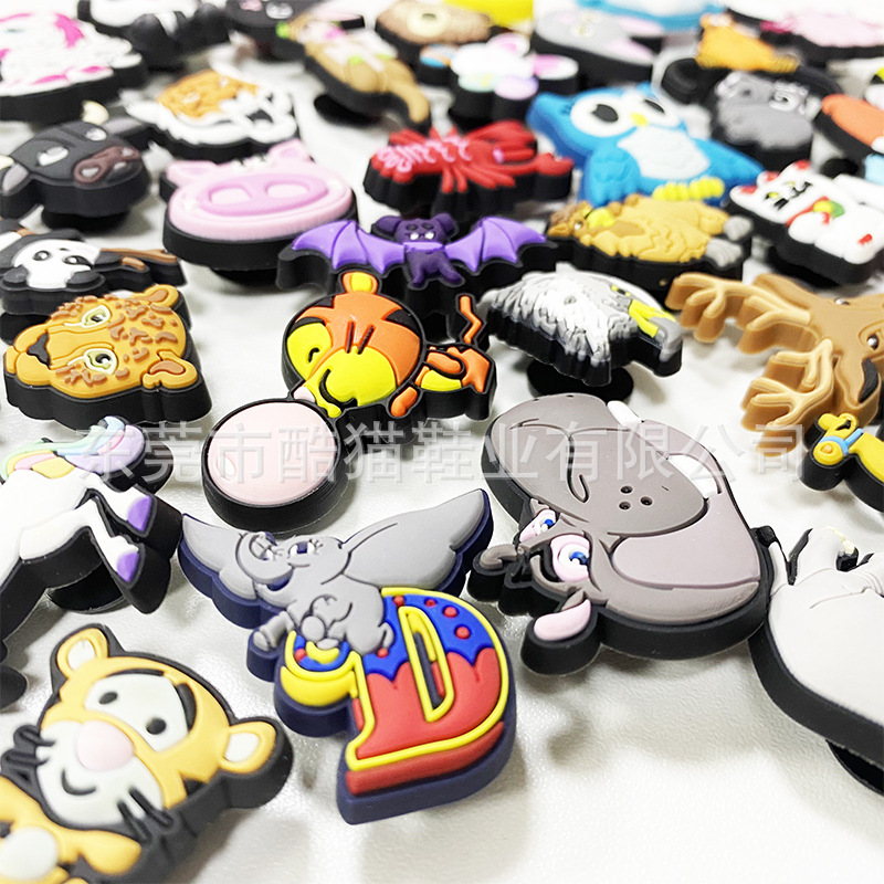 Nuevo estilo agujero zapatos flor lindo zapato hebilla carlochi zapatos accesorios dibujos animados agujero zapatos decoraciones accesorios animal mundo