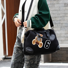 �羳�r�����а���Ů��;�μ�����������б������^�����ɐۿ�ͨ