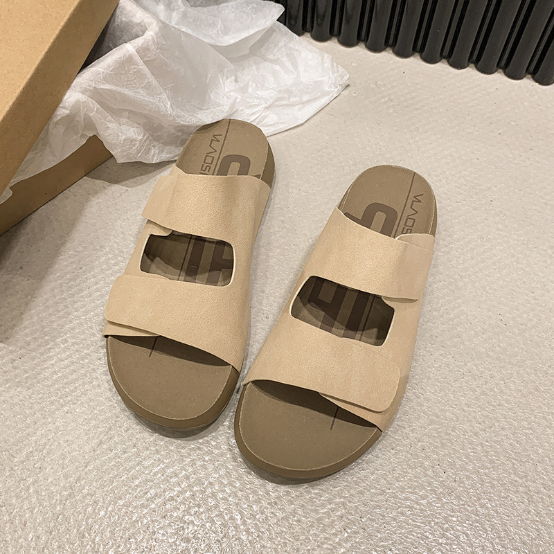 Universal women's slippers