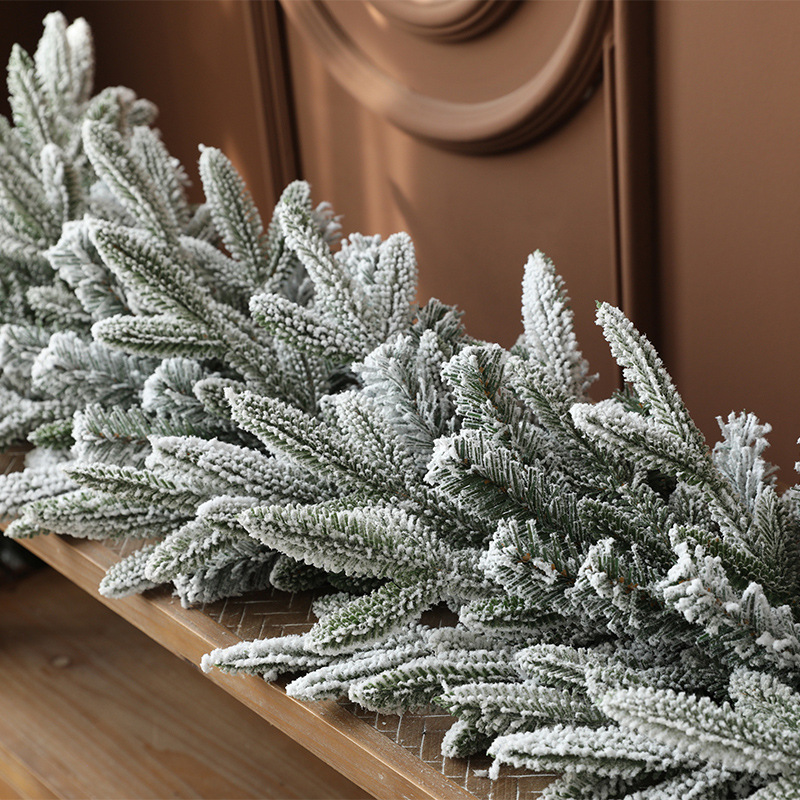 Hong Kong Heng 270cm Navidad verde PE hoja mixta flocado ratán puerta colgante Navidad decoración colgante decoración centro comercial diseño