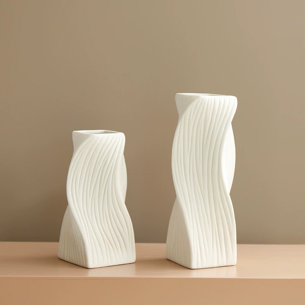 Rotating and twisting two -piece set [2 vases]