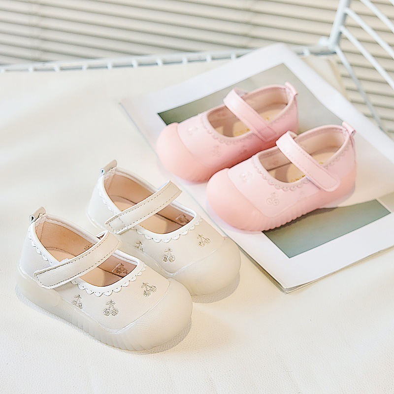 Zapatos de piso para bebés, primavera y otoño, princesa, suela suave, zapatos antideslizantes y antipatadas para niños pequeños, zapatos de cuero para bebés, una pieza