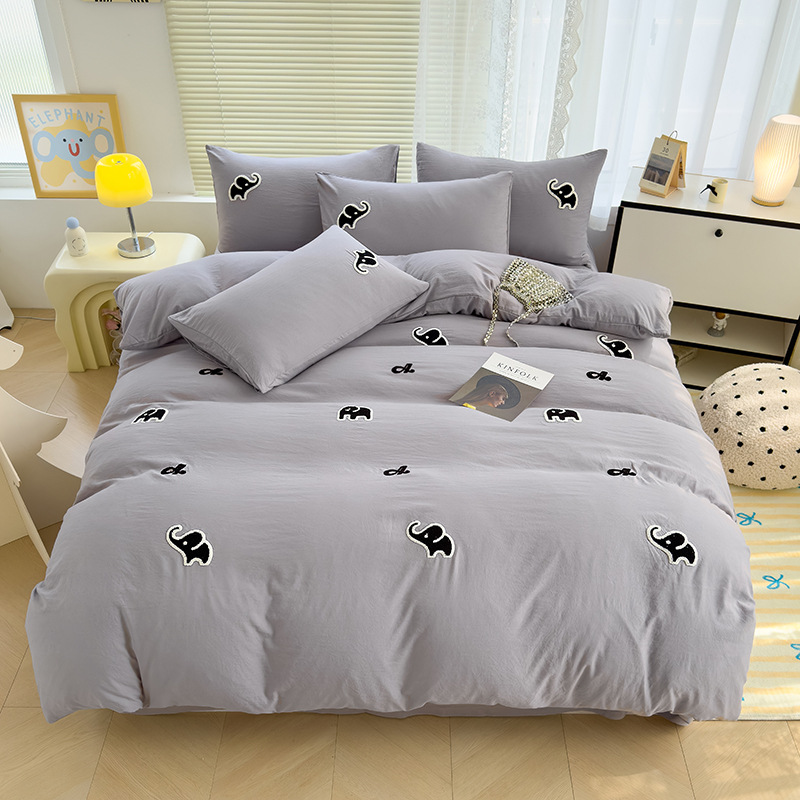 Cama de algodón lavado de cuatro piezas ins lindo toalla de dibujos animados bordado sábana funda edredón cubierta dormitorio de estudiantes traje de tres piezas