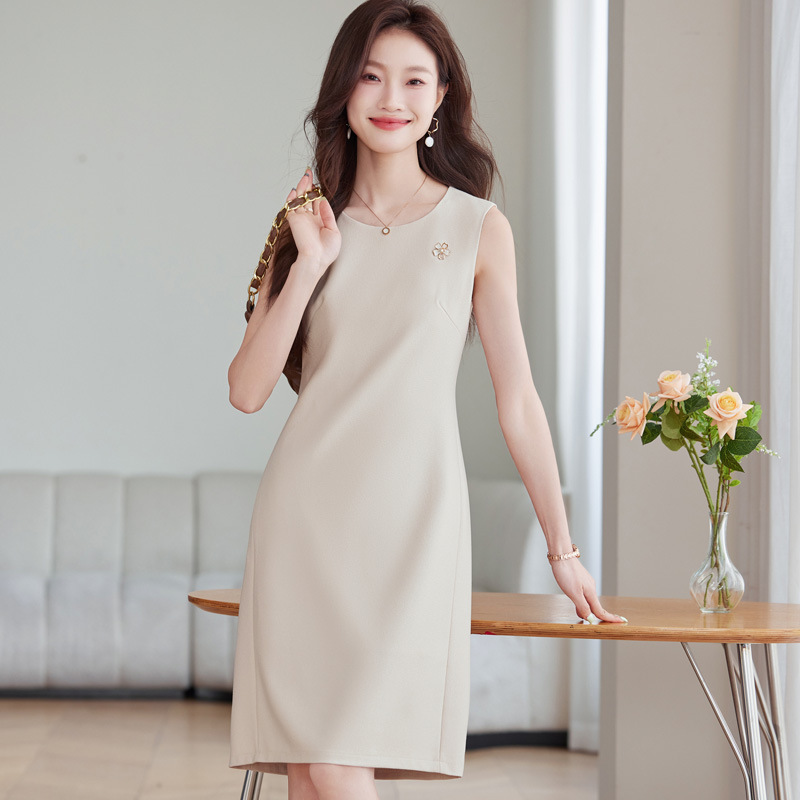 Autumn dress sleevless