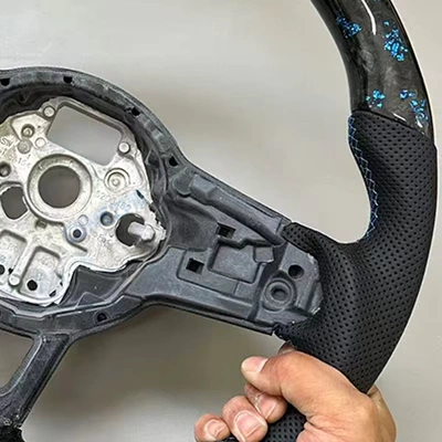 Blue forged carbon fiber: Steering wheel