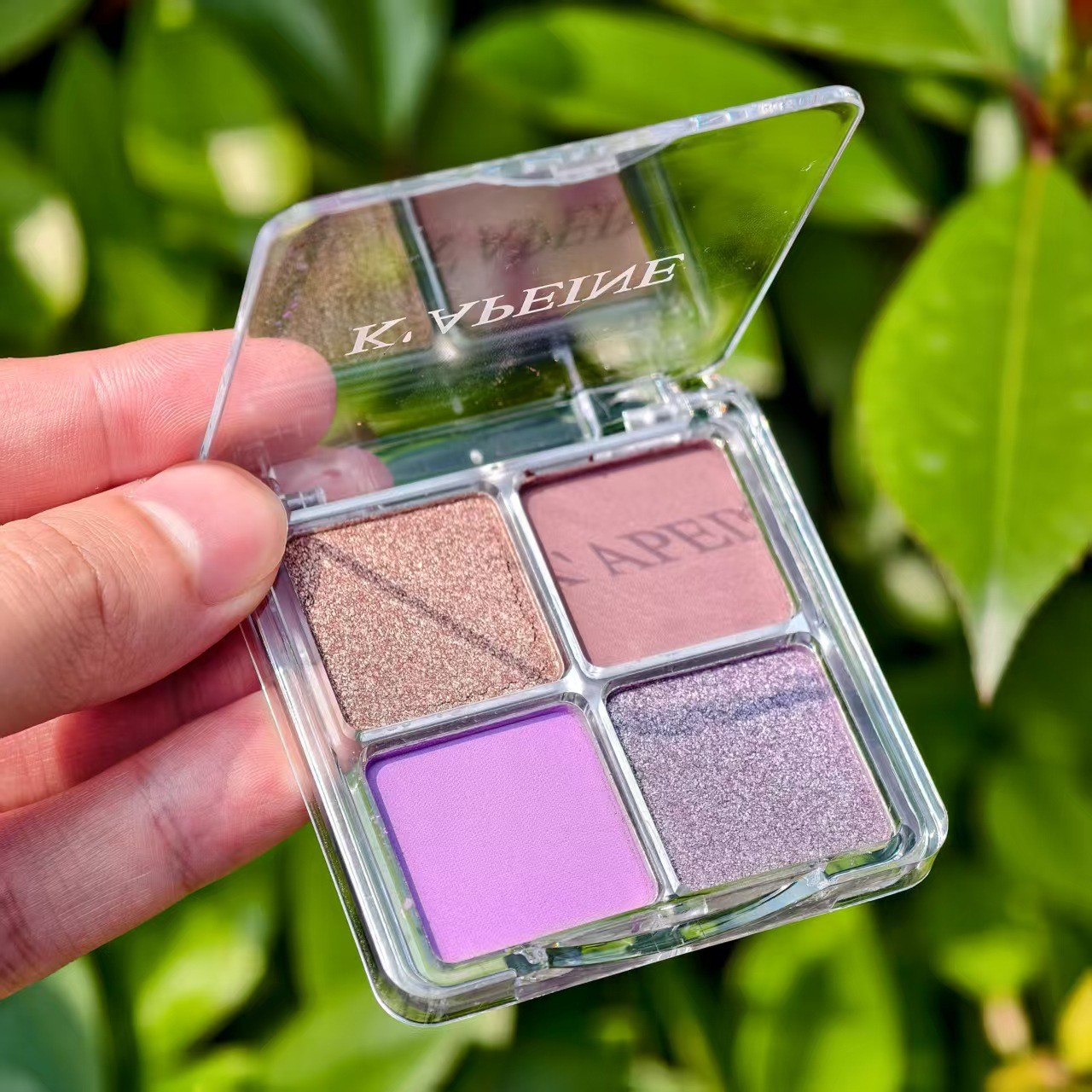 Gaseta de sombras de ojos de cuatro colores de tul verde agua Capel, una paleta de sombras de ojos cosméticos perlado mate multiusos de bajo brillo saturado