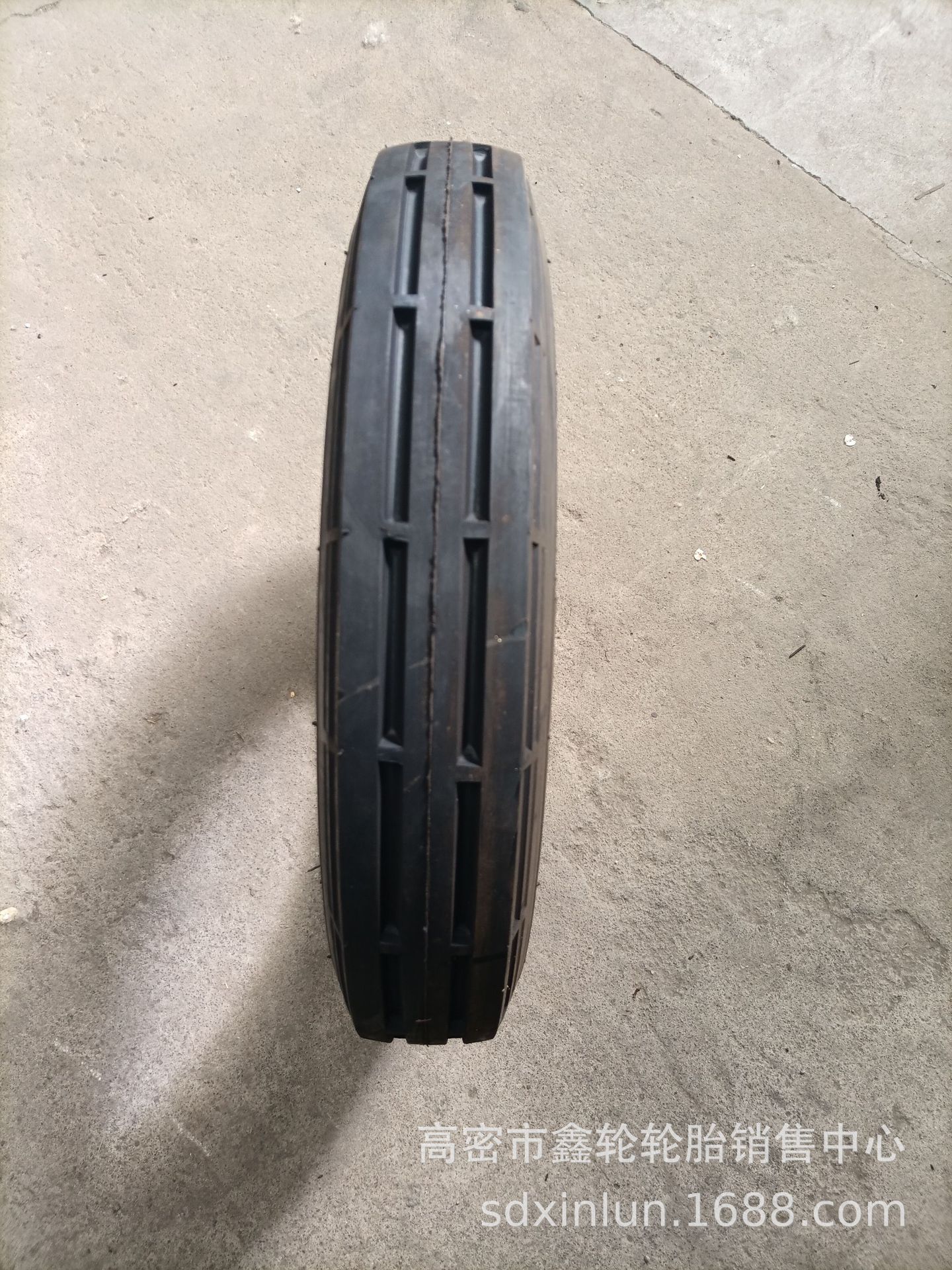 长期供应4.00-14 5.00-15 5.50-13 6.50/7.50-16 7.50-20导向轮胎