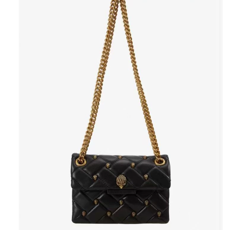 One-shoulder bag with diamond pattern, Chanel style, chain bag