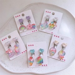 新しい子供のゼリー色の虹の花の愛の耳は甘い女の子の王女の耳の穴のペンダントのイヤリングのイヤリングを挟みます。