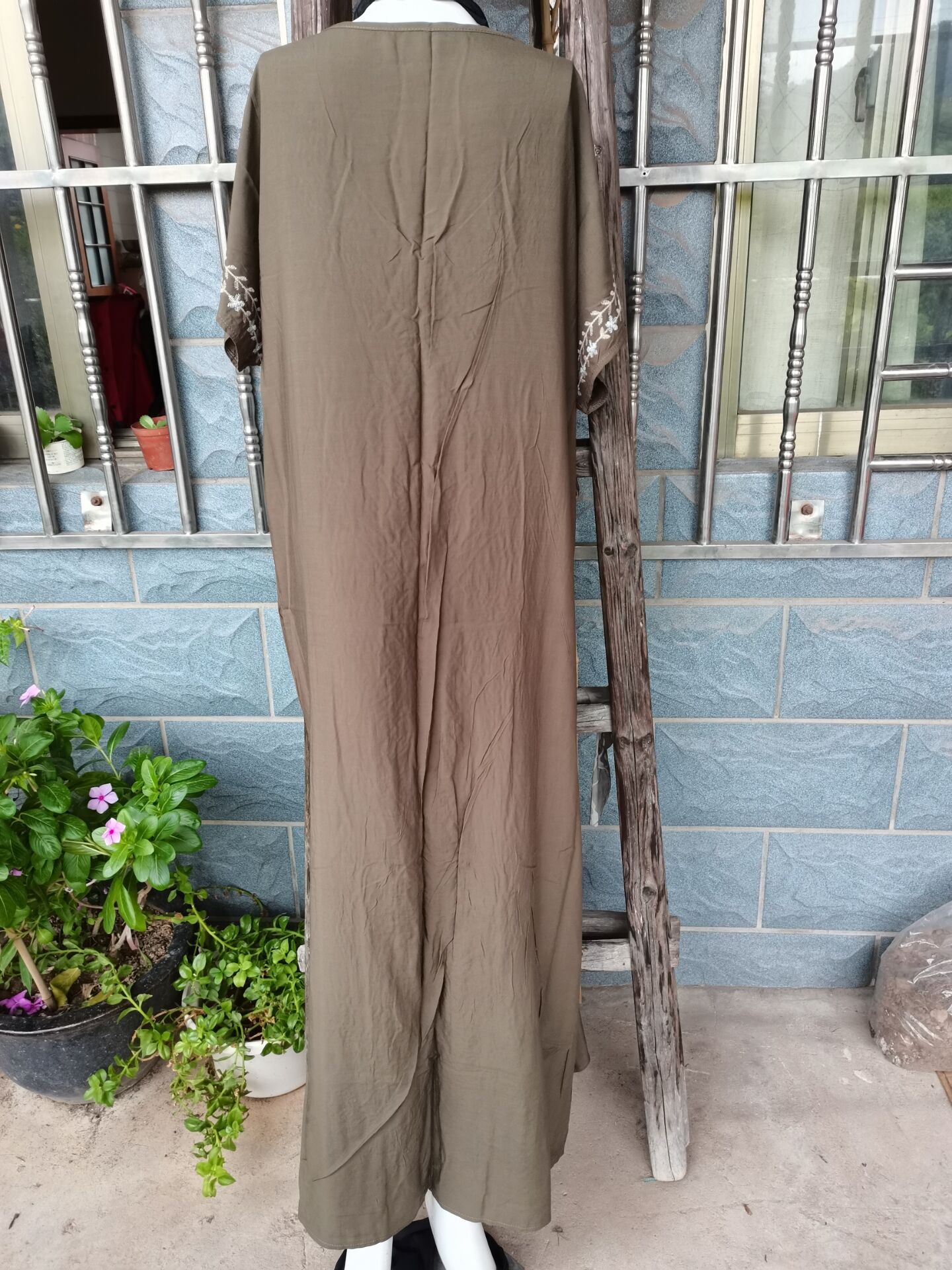 人棉绣花长袍19034