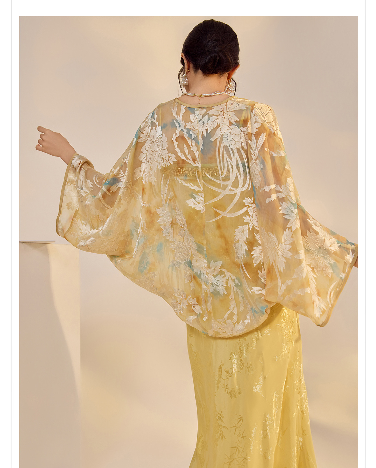 Bộ áo khoác cardigan thêu và váy hai dây phong cách retro mùa hè — Áo vàng chanh, Váy hai dây chi tiết 19