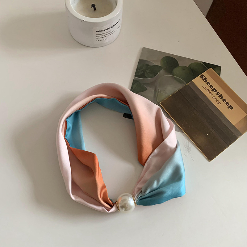 Bufanda de seda para mujer, sentido largo de alta calidad, primavera y verano, nueva versión coreana del collar de perlas de todo fósforo, bufanda de seda con hebilla magnética al por mayor