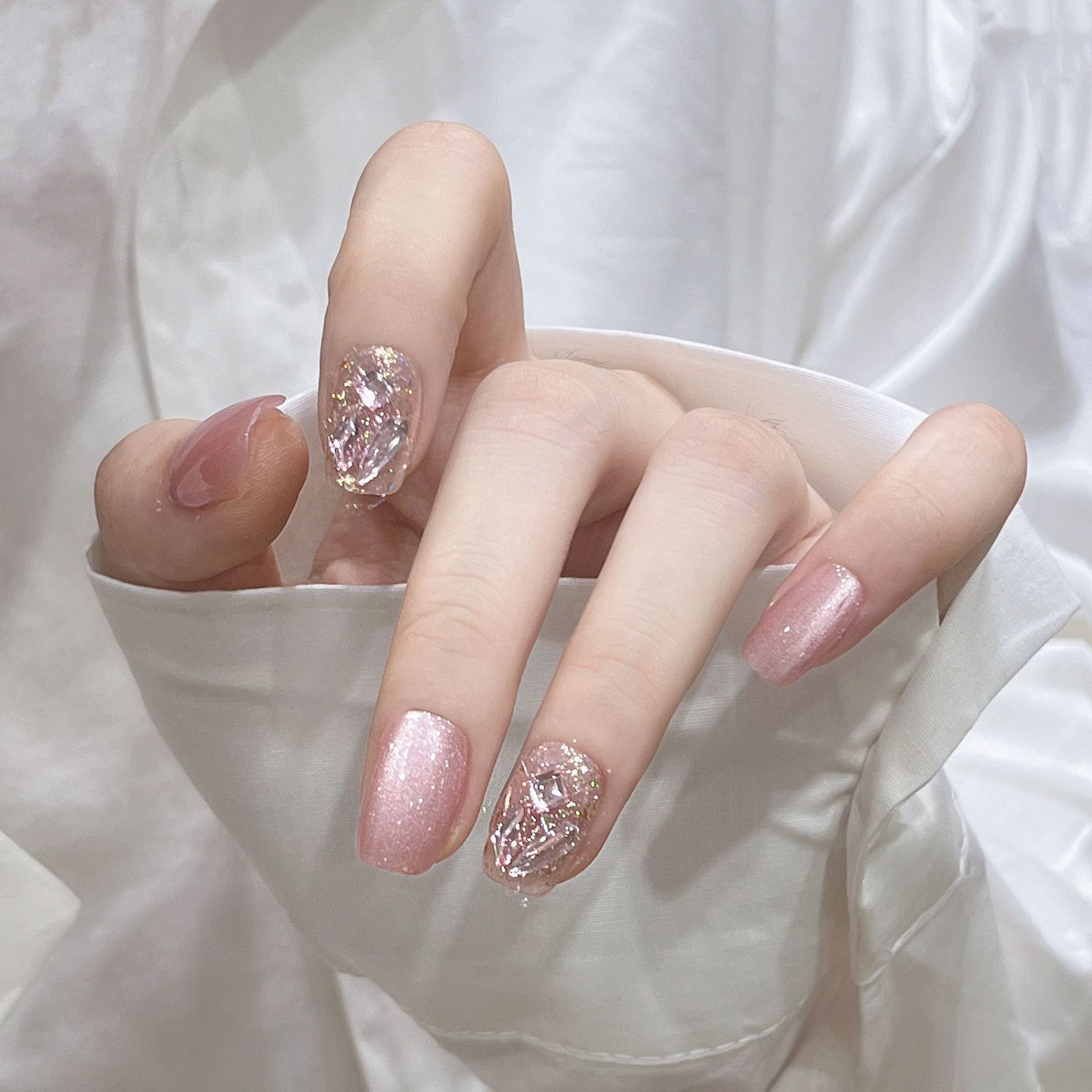 10 piezas en un paquete de diamantes hechos a mano para usar uñas rosadas, ojos de gato, parches de uñas cortos de verano, parches de uñas falsas suaves y dulces