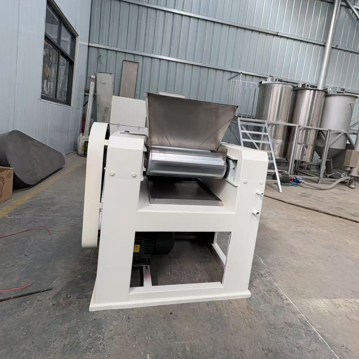 150/260/315/S405型三辊研磨机,肥皂研磨机,皂粒研磨机