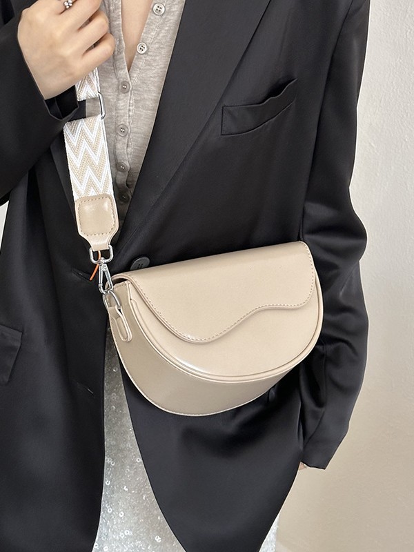 Bolso para mujeres 2026 nuevo cross-border correa de hombro ancha bolsa de silla de hombro de alta calidad lujosa ligera bolsa de mochila casual