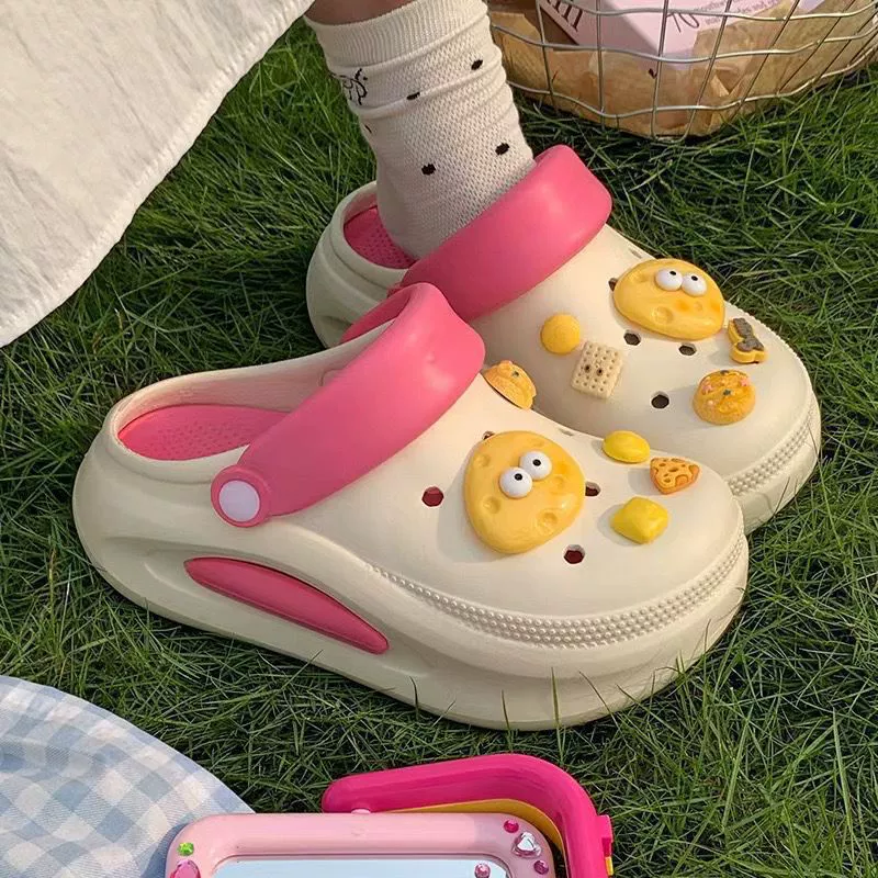 Ступать на дерьмо обувь для женщин летом носить 2024 новый крытый дом толстая подошва, чтобы увеличить холод