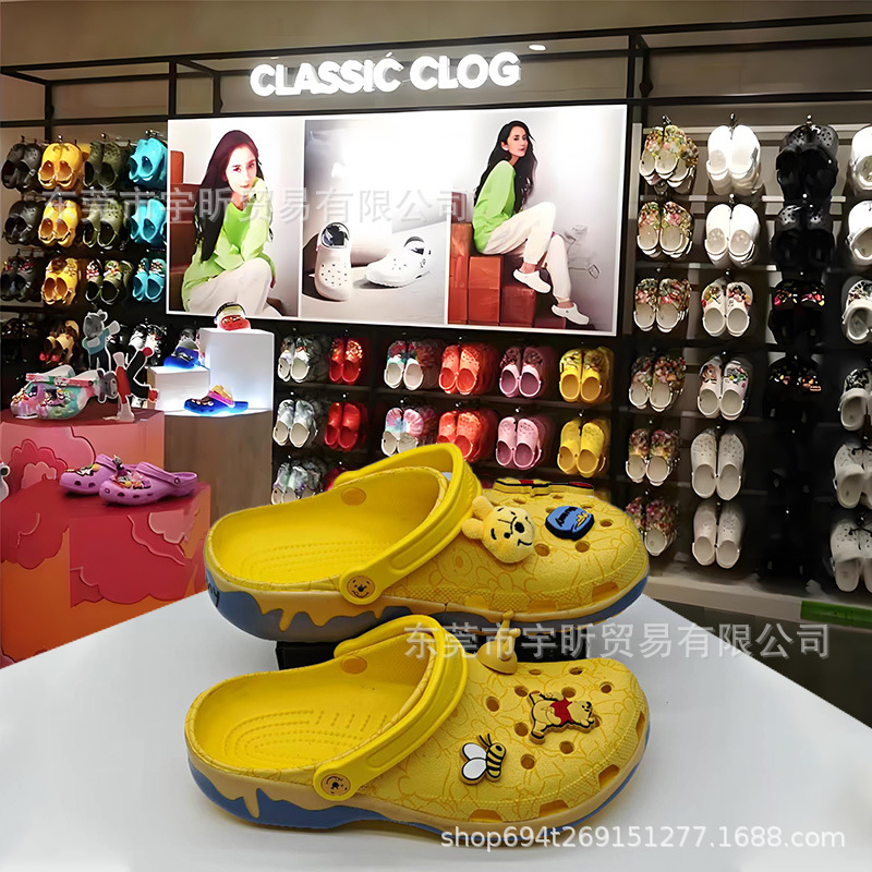Cross Winnie the Pooh Kidsren's Clogs Men'S/Spraying Dragon Water Arrow Turtle Mandarin Duck Sandals Peppa Pig Family Sandals