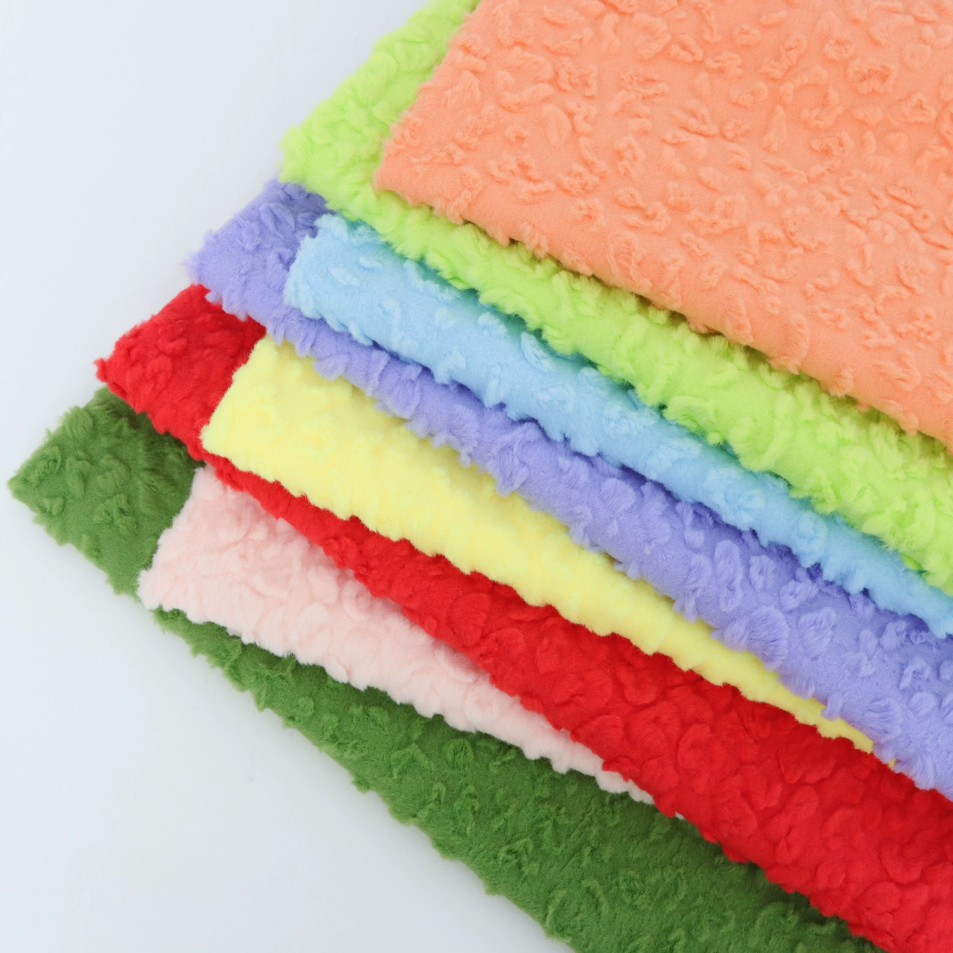 Тысячи цветов на фабрике