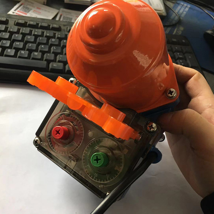 12713580429_352556692