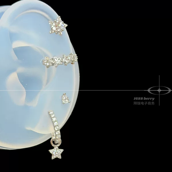 Micro-paved, ultra-sparkling cubic zirconia star ear studs, star-shaped ear cuffs, large-diameter star pendants, straight-needle ear hooks, and hoop earrings