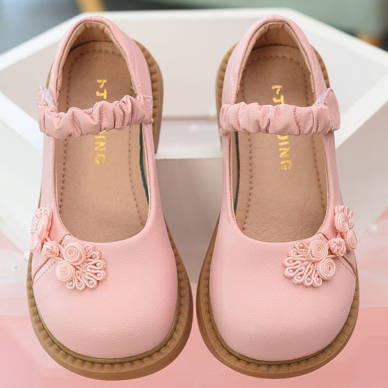 Zapatos de princesa para niñas Zapatos de cuero pequeños de boca baja para niños 2025 Primavera y otoño Nuevo estilo nacional Zapatos Hanfu para niñas Zapatos de suela blanda Tendencia