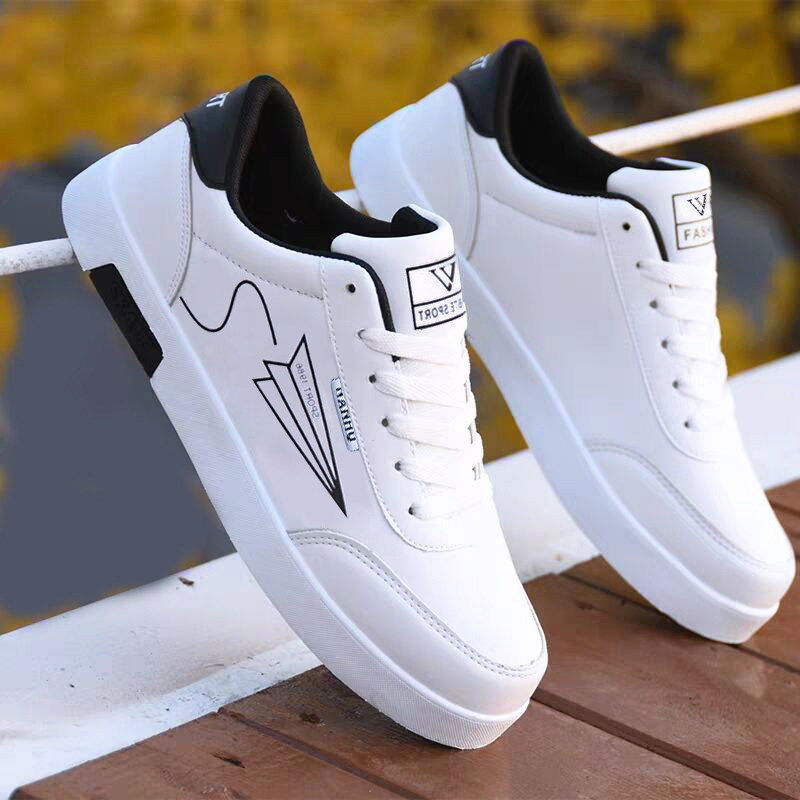 Pequeños zapatos blancos para hombres 2024 nuevos zapatos de moda de primavera zapatos deportivos para hombres zapatos casuales bajos zapatos de moda para hombres