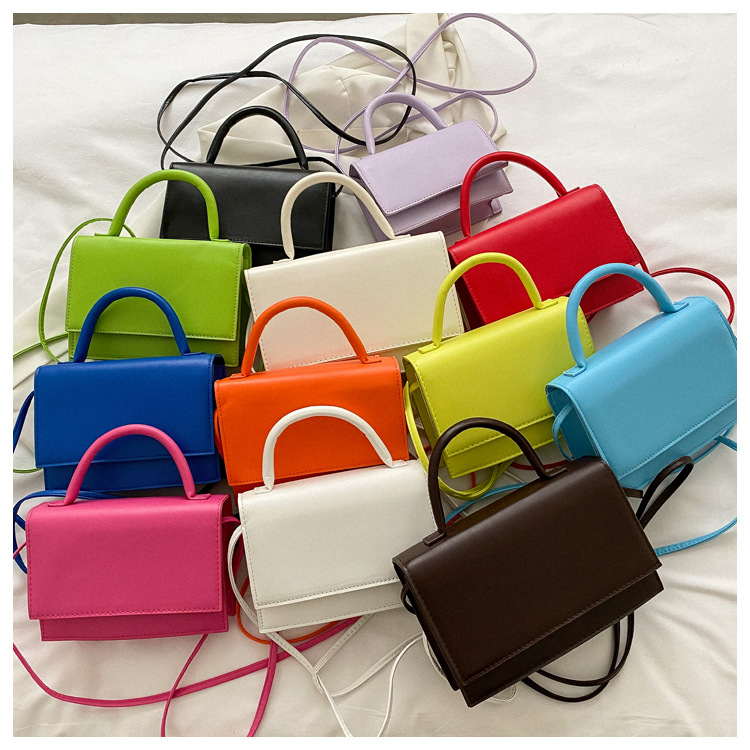Women's Small All Seasons Pu Leather Solid Color Streetwear Square Flip Cover Handbag display picture 1