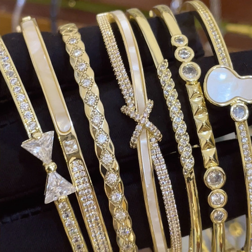 Full of diamonds, ultra-glitter bow, gourd row of diamond bracelets, fashionable, light, luxurious and high-end bracelets, temperament and versatile hand accessories