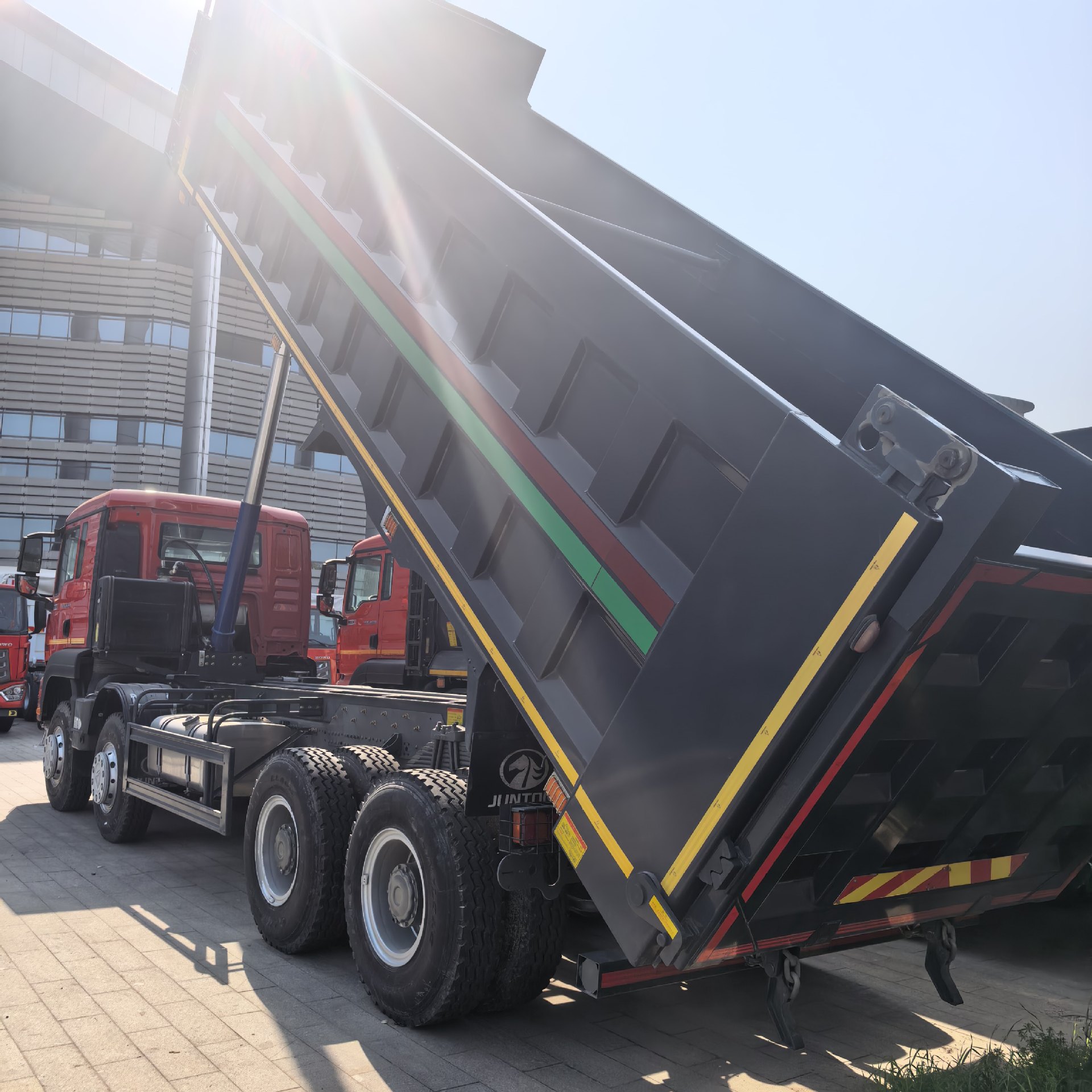 Cross-border Sinotruk HOWO 8X4 dump truck, front four-wheel rear eight-wheel muck truck, African Sinotruk HOWO tipper muck truck