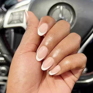 Special Offer Short Glossy French Wear Nails White Fake Nails European and American Ins Simple White Edge Manicure Wholesale 24 Pieces