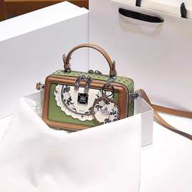 ZR香港店铺轻奢小众高级感繁花手提盒子女包新款高质感斜挎包女包